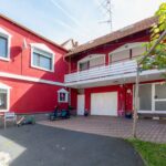 Attraktives Mehrfamilienhaus mit 3 Wohneinheiten und großem Ausbaupotenzial