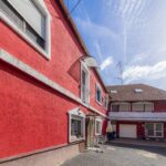 Attraktives Mehrfamilienhaus mit 3 Wohneinheiten und großem Ausbaupotenzial