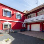 Attraktives Mehrfamilienhaus mit 3 Wohneinheiten und großem Ausbaupotenzial
